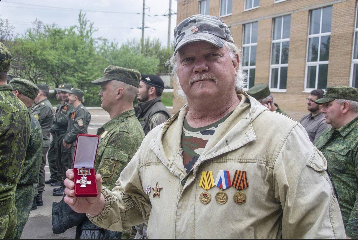 В Донецке погиб американец Рассел Бентли, воевавший за «ДНР». Это произошло после того, как его похитили российские военные