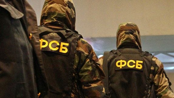 В Туле арестовали активиста, обвиненного в госизмене. Ранее ФСБ интересовалась им из-за переводов денег блогеру Аркадию Бабченко