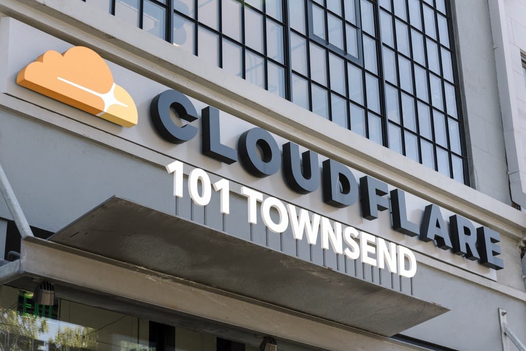 Cloudflare принудительно внесли в реестр ОРИ Роскомнадзора. «Работа сайтов, использующих CDN-сервис компании, под угрозой» — киберадвокат