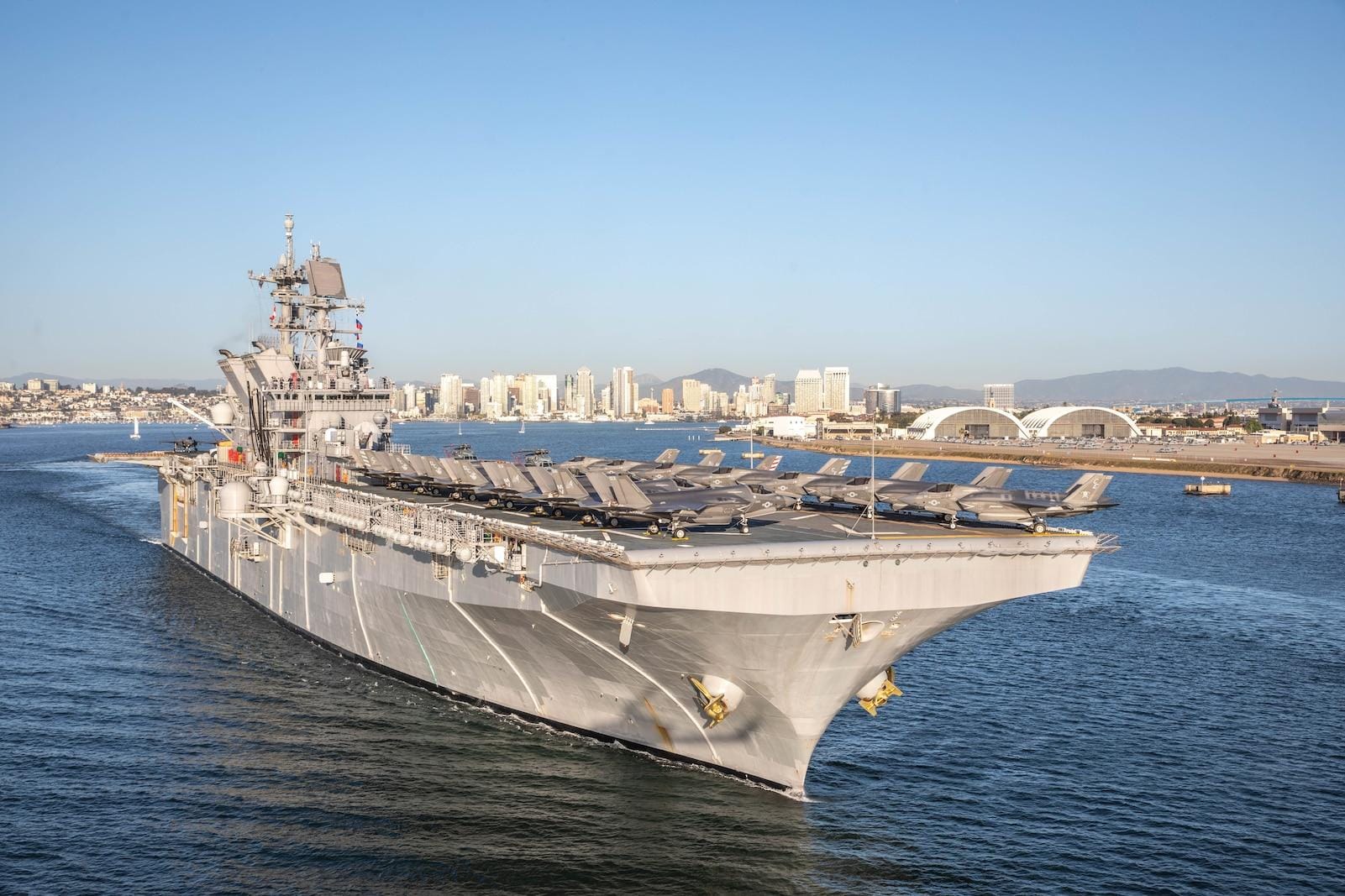 ТАСС повторил фейк КСИР об ударе по американскому кораблю с 5000 моряков и морпехов на борту