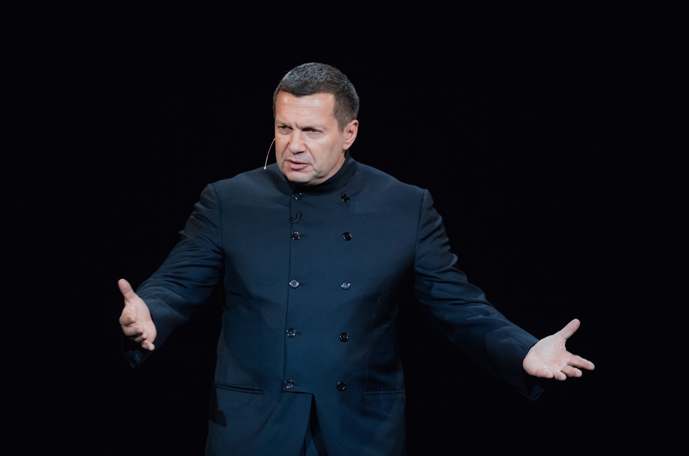 Анатомия пропаганды. Взломанная переписка пропагандистов